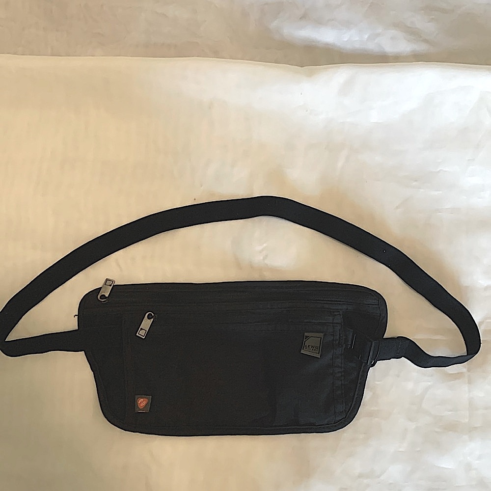 Lewis N Clark Slim Stealth Waist Bag